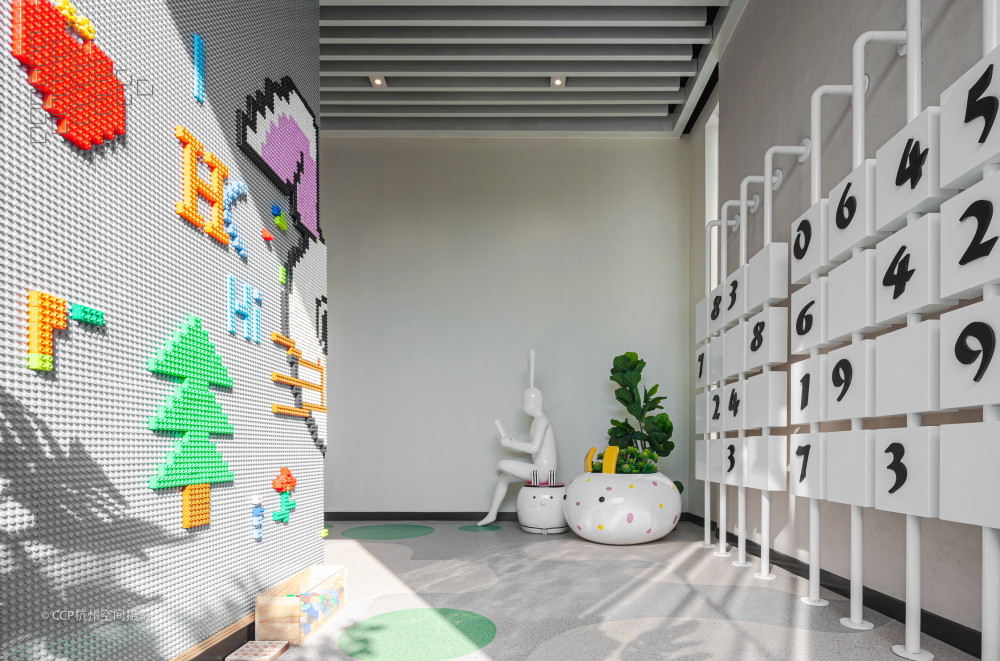 肇庆雅居乐香港城现代架空层空间设计丨中国肇庆丨鲲誉-24