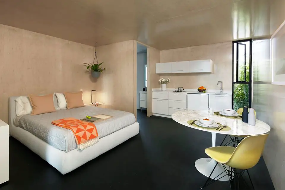 Cette mini maison design et écologique de 30m2 est livrée en kit-1