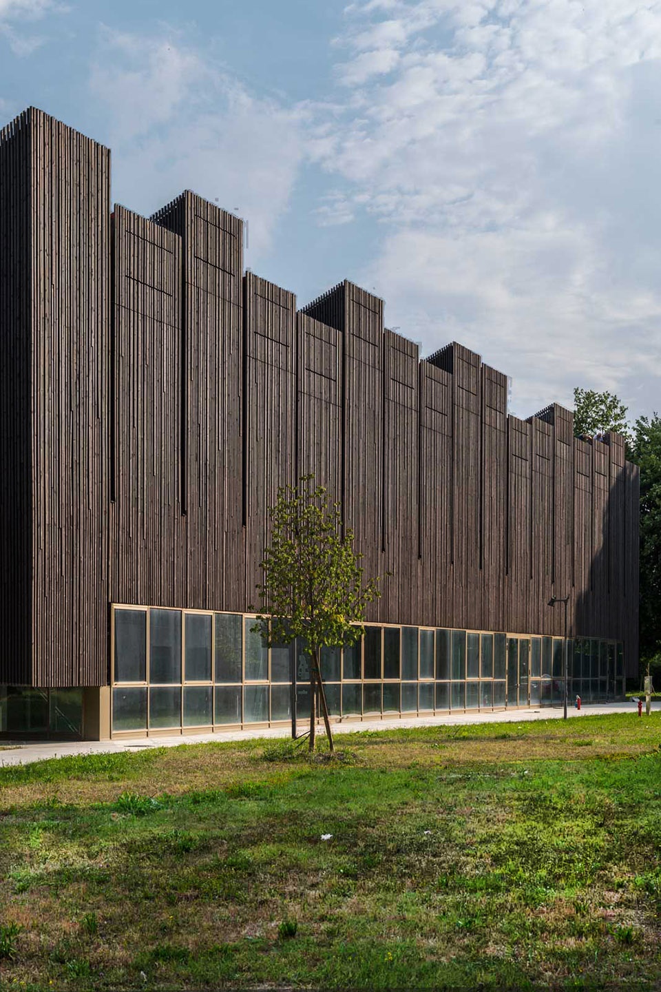 艾米利亚罗马涅大区环境能源局 · 可持续公共建筑的典范-20