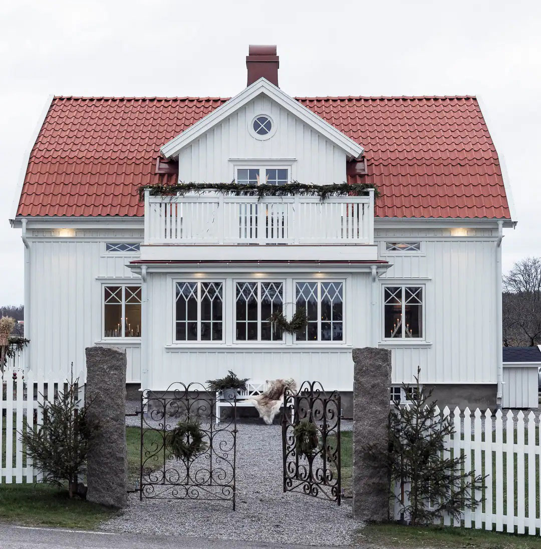 瑞典斯德哥尔摩冬季小屋的节日装饰-1