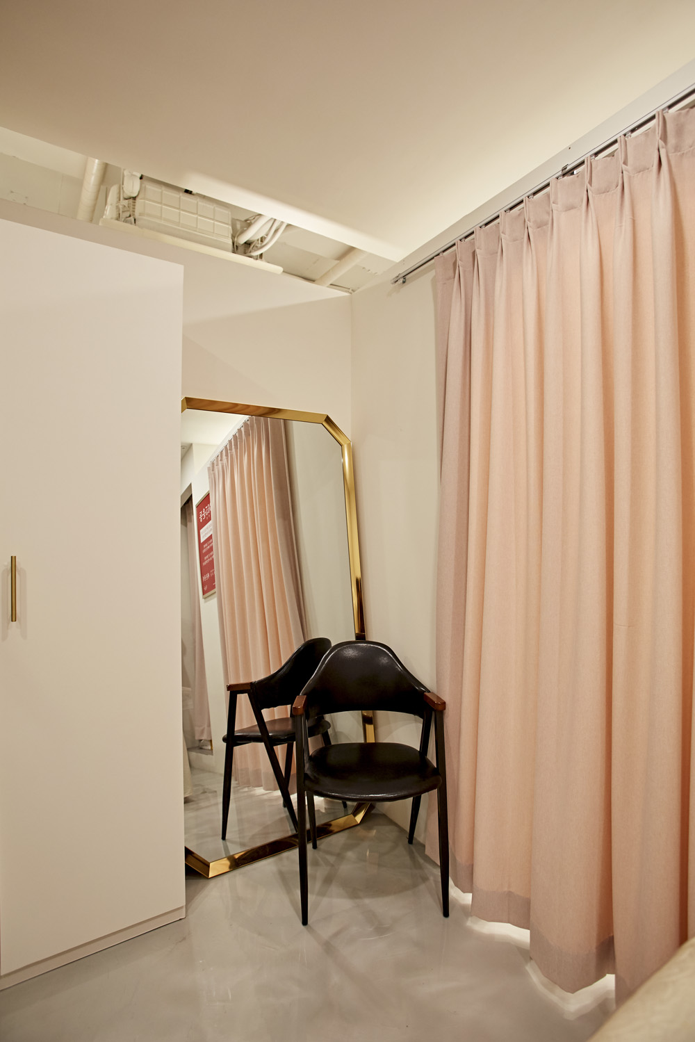 现代简约风 12 平米美妆店设计-14