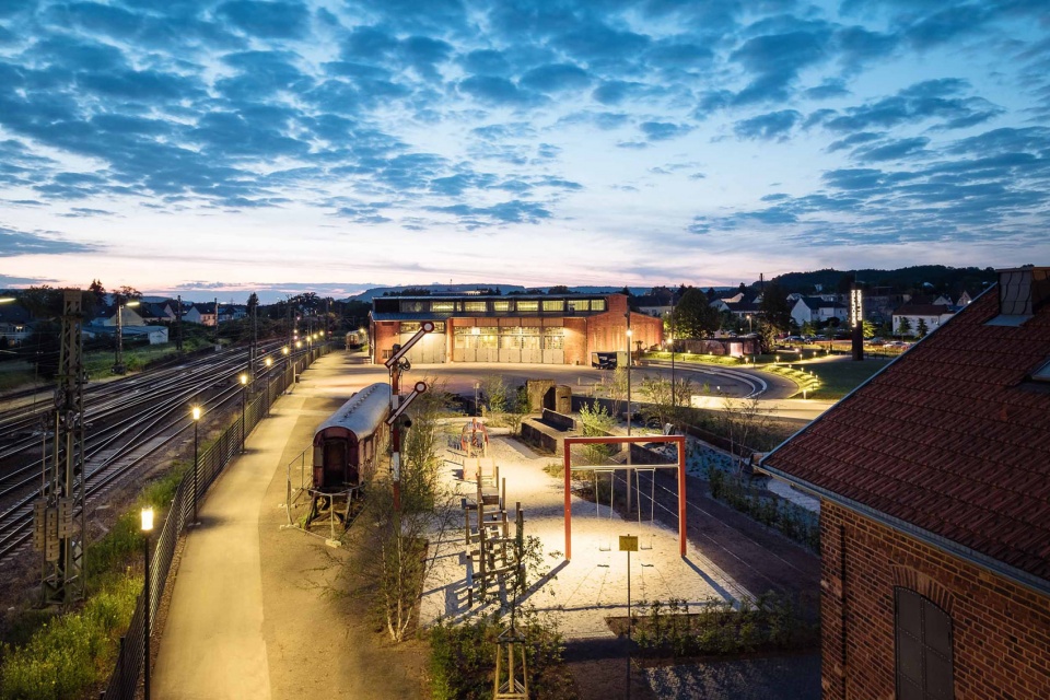 德国废弃机车房变身活力广场丨SINAI 团队-26