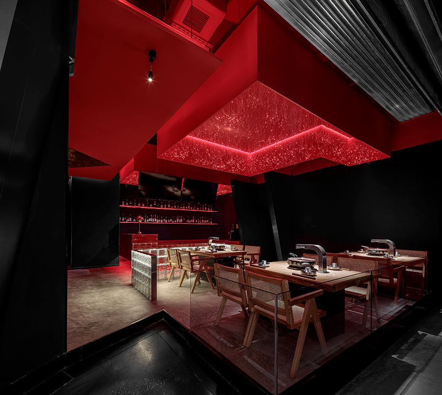 成都 320㎡火山岩洞韩式烤肉空间,演绎红与黑的独特魅力-39
