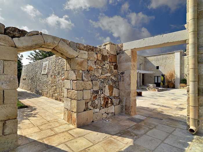 意大利古老石宅，五星酒店的静谧岁月-4