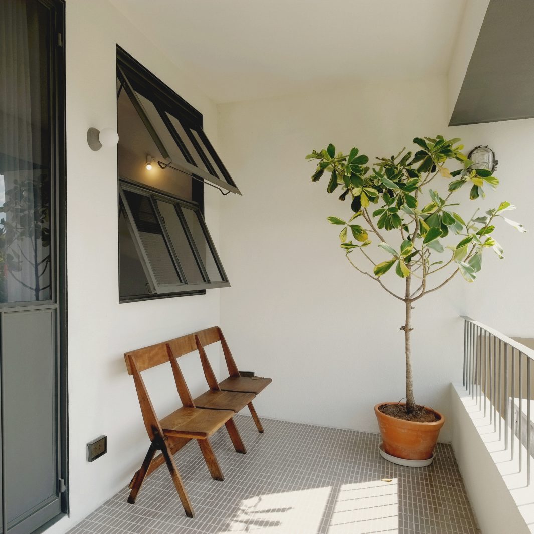 รีโนเวตทาวน์เฮ้าส์ อายุ 10 ปีให้อุ่นละมุนปนดิบเท่สไตล์อินดัสเทรียล-15