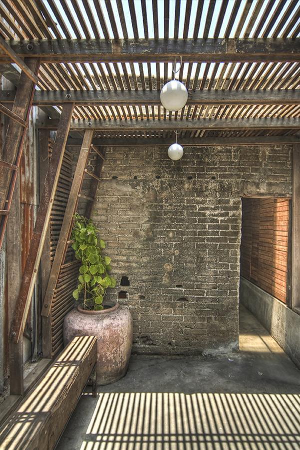 经济实惠的老市场图书馆设计-9