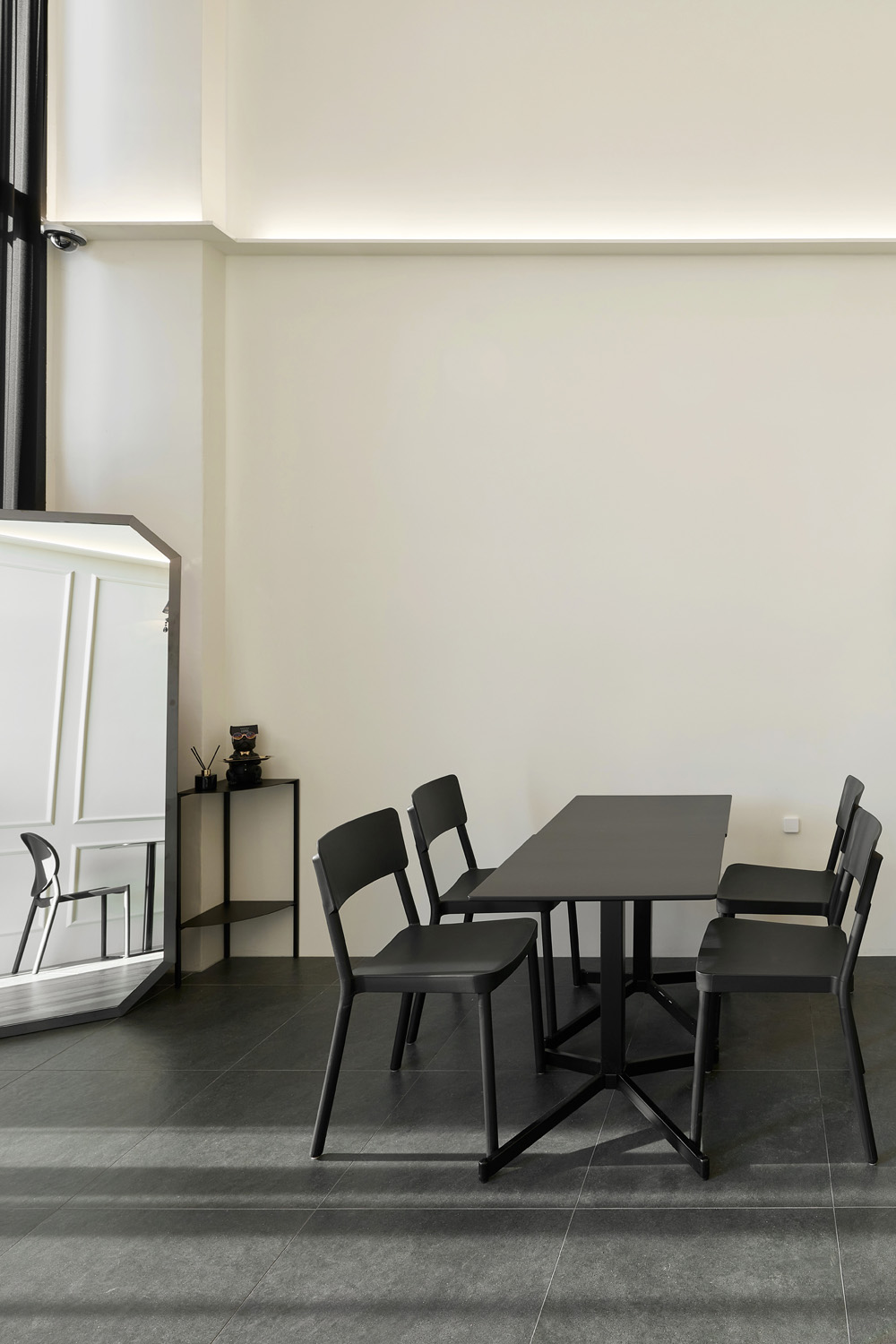 “TRAUM 트라움黑白小户型，14 平米空间设计”-15