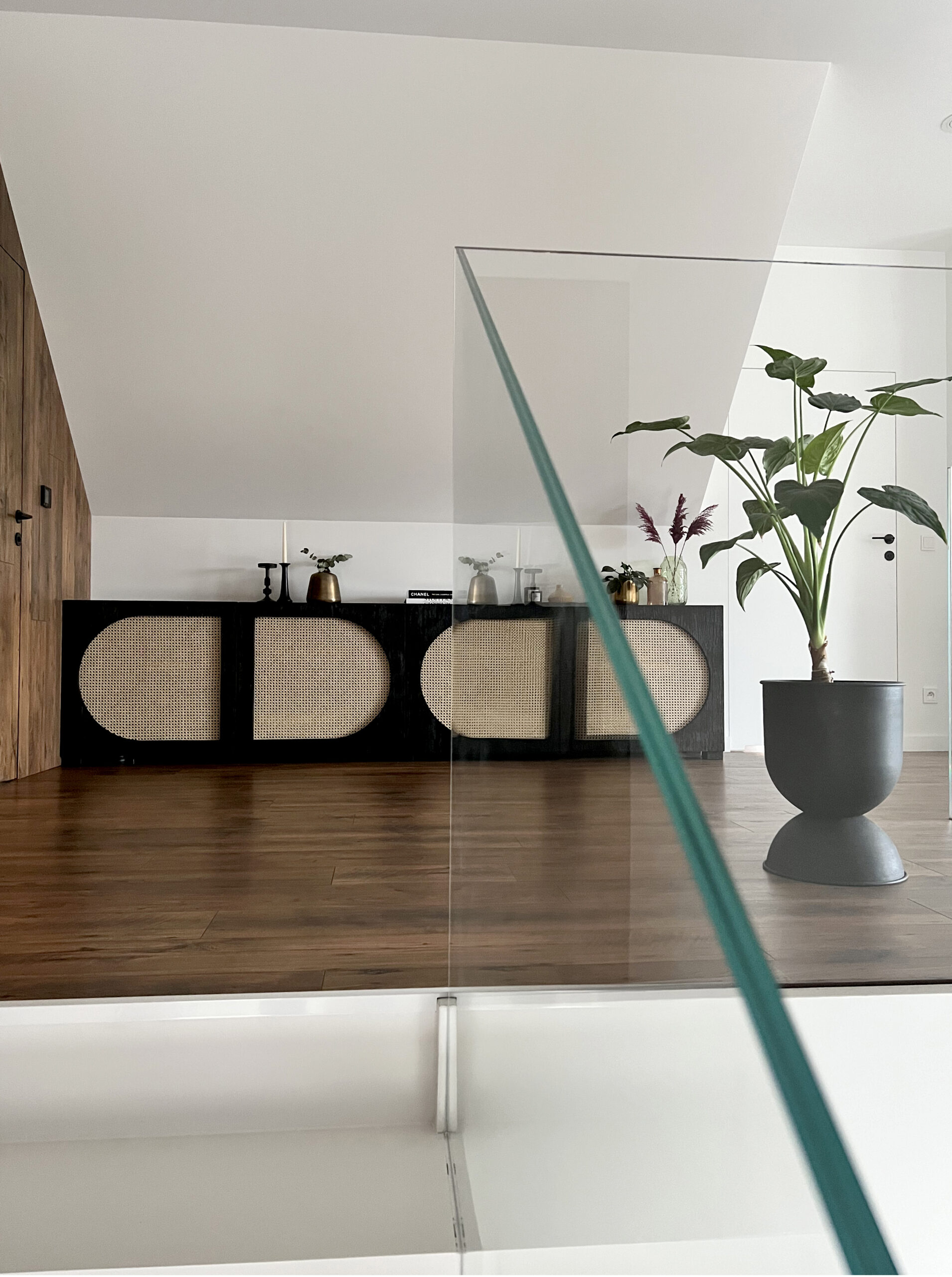 Jasnowska Interior Design |   Minimalistyczna przestrzeń we współczesnym domu | Minimalistic space in the modern house-19