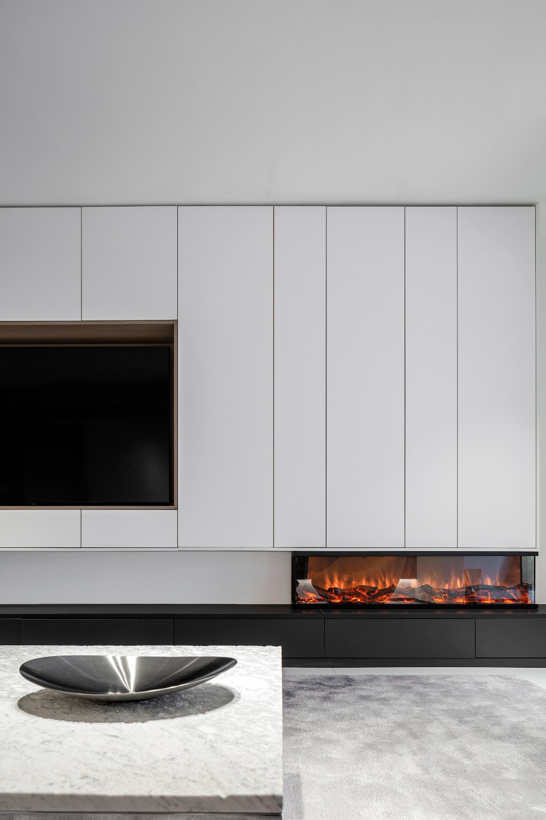 琐碎空间大改造 | 220 平经典现代风设计，灯光与质感的完美结合-6