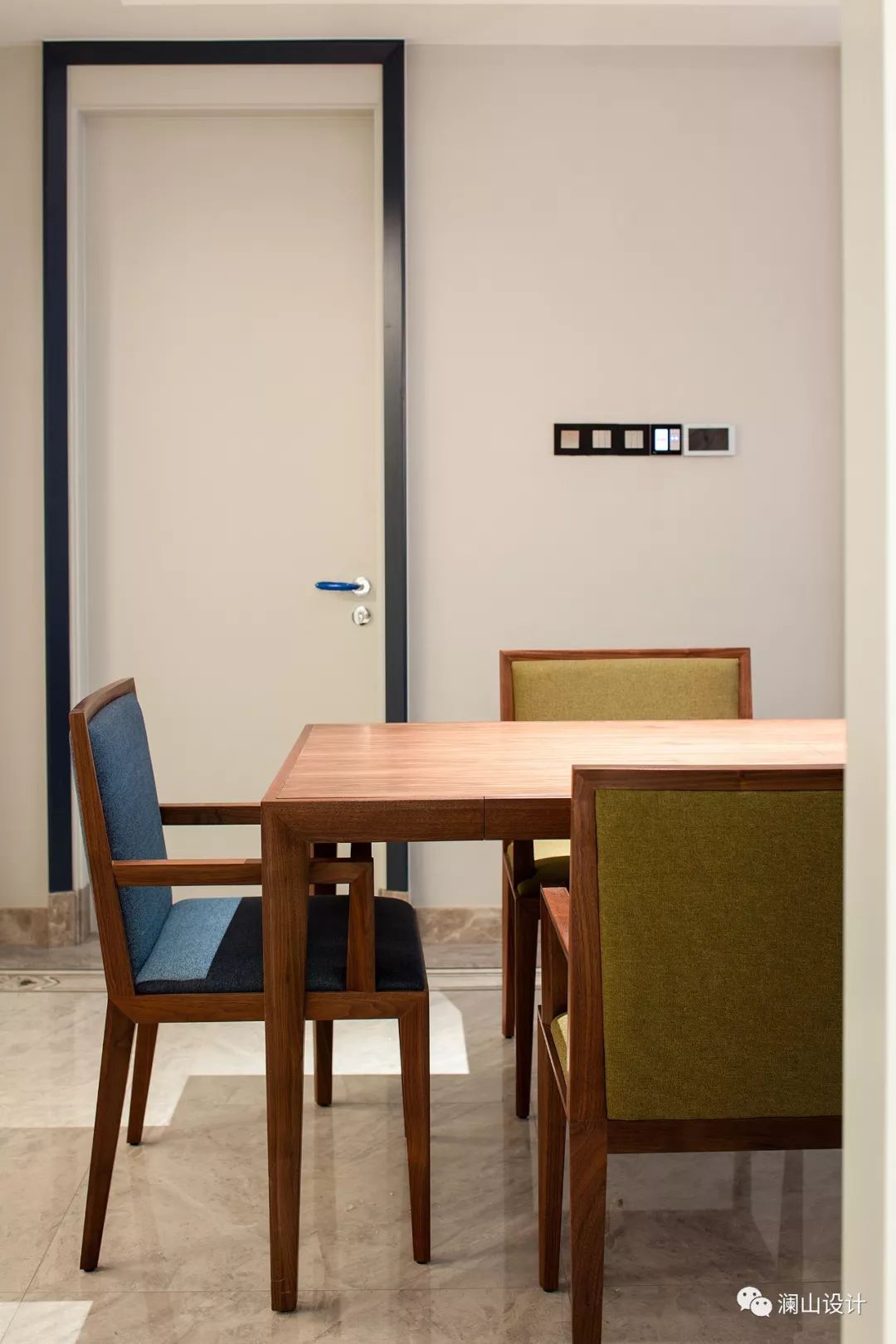 地下室华丽变身,蓝色魔力营造梦幻空间-49