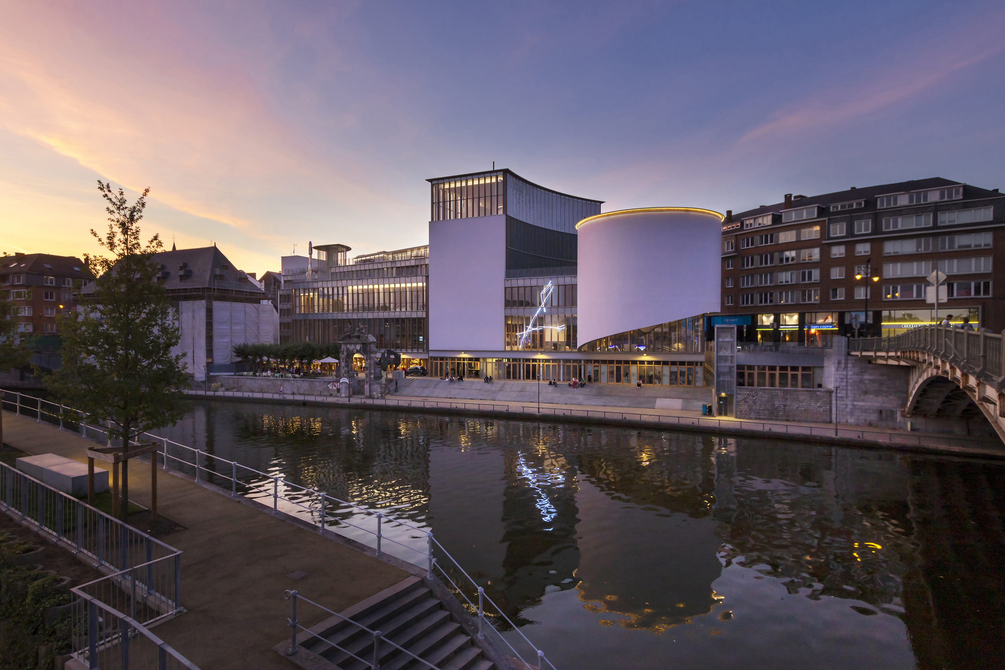 Maison de la Culture de la Province de Namur / Philippe Samyn and Partners-38