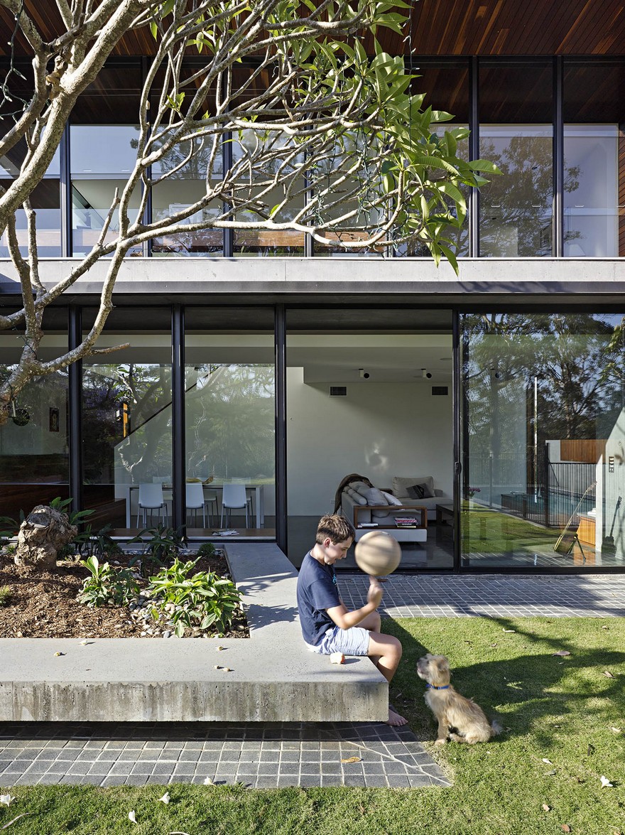 Queenslander House Upgraded to Accommodate a Growing Family-24