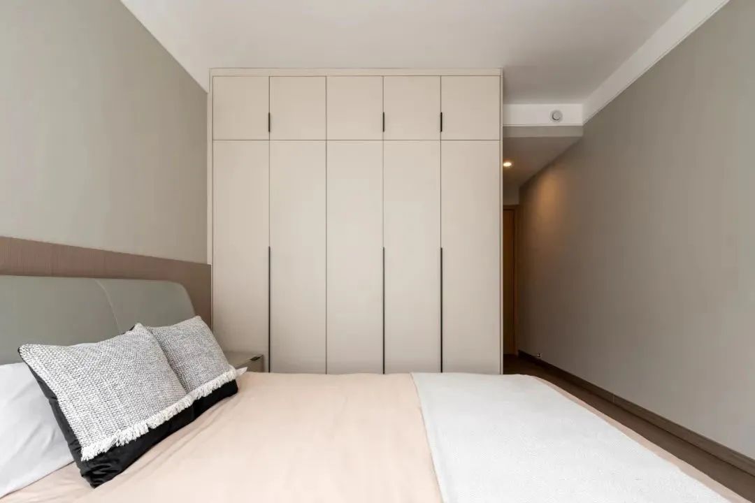 装修案例 | 126㎡现代风格：奶茶色为主，温馨居家空间！-153