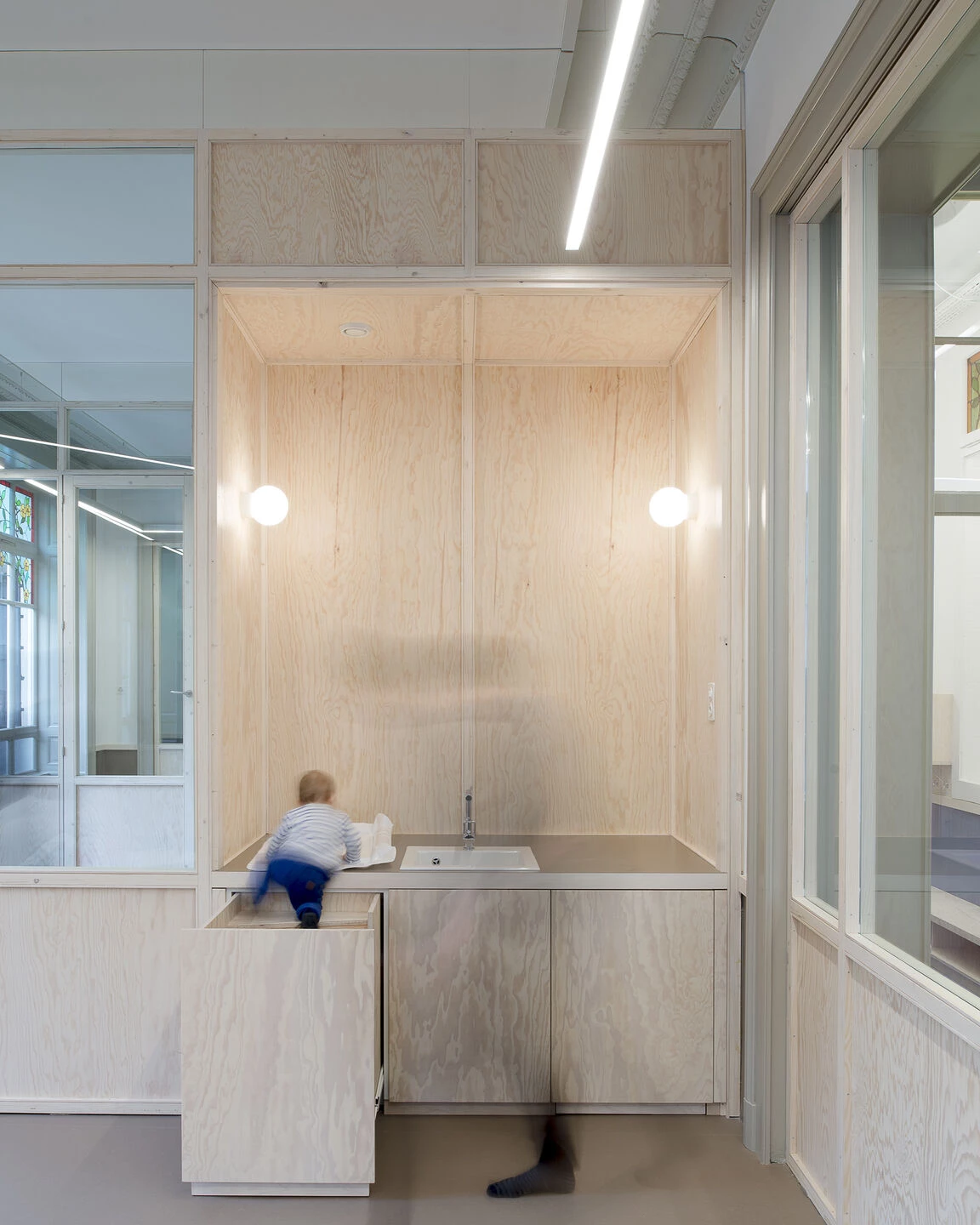 TRANSFORMATION OF A RESTAURANT INTO A NURSERY-13