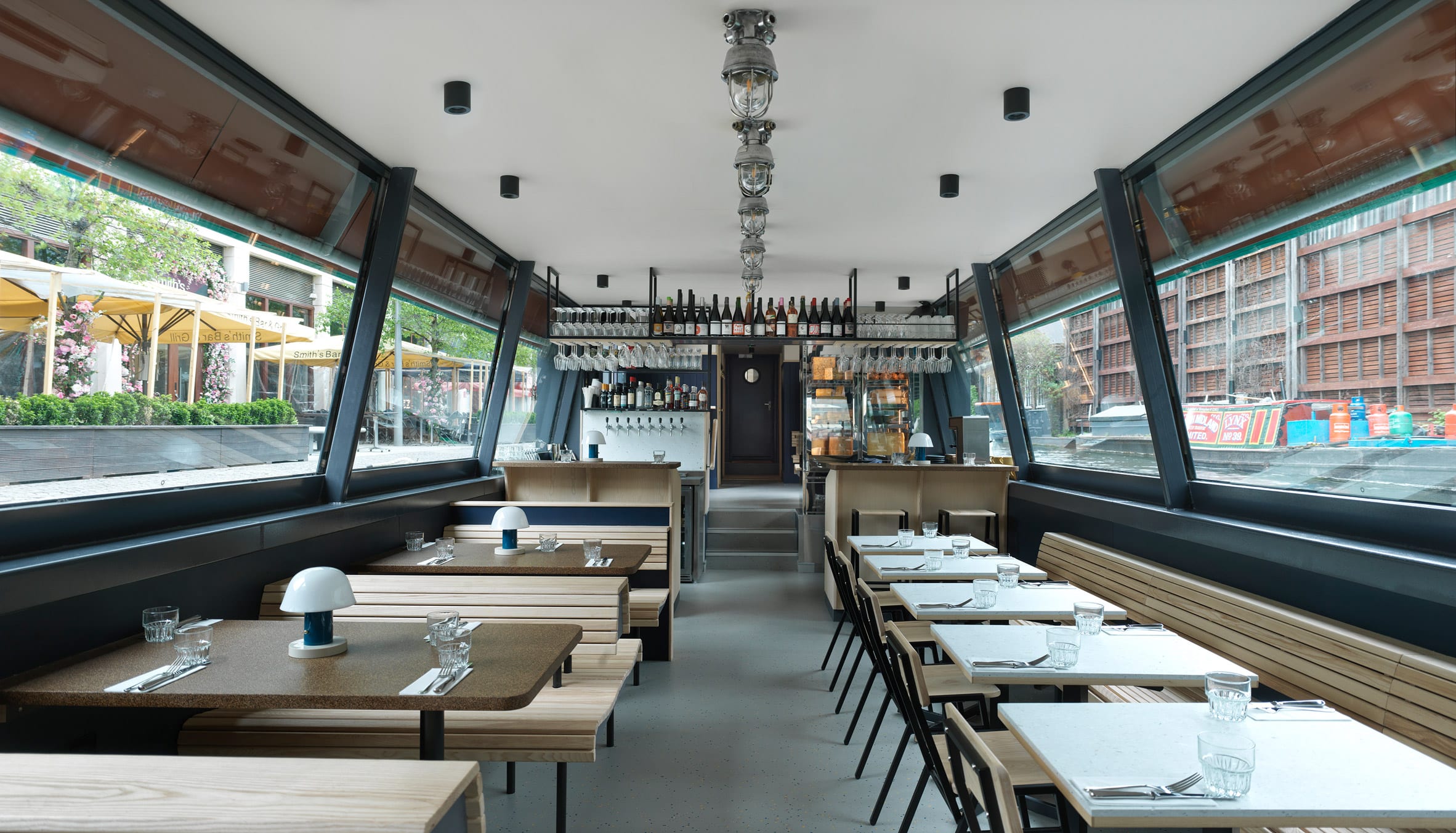 伦敦浮动奶酪餐厅 | 向詹姆斯·斯特林致敬的船屋设计-30