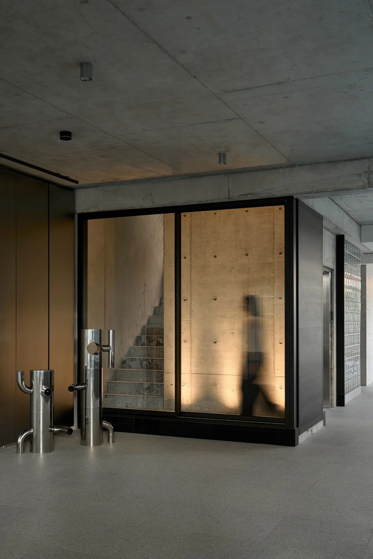 G 屋；G 宅（这里若有更多语境，能更准确翻译G代表的含义，比如可能是人名、地名首字母等） 丨Atelier01  A01-22