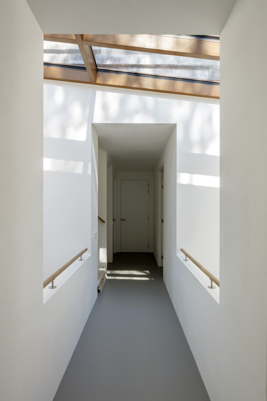 荷兰森林中的现代住宅-24