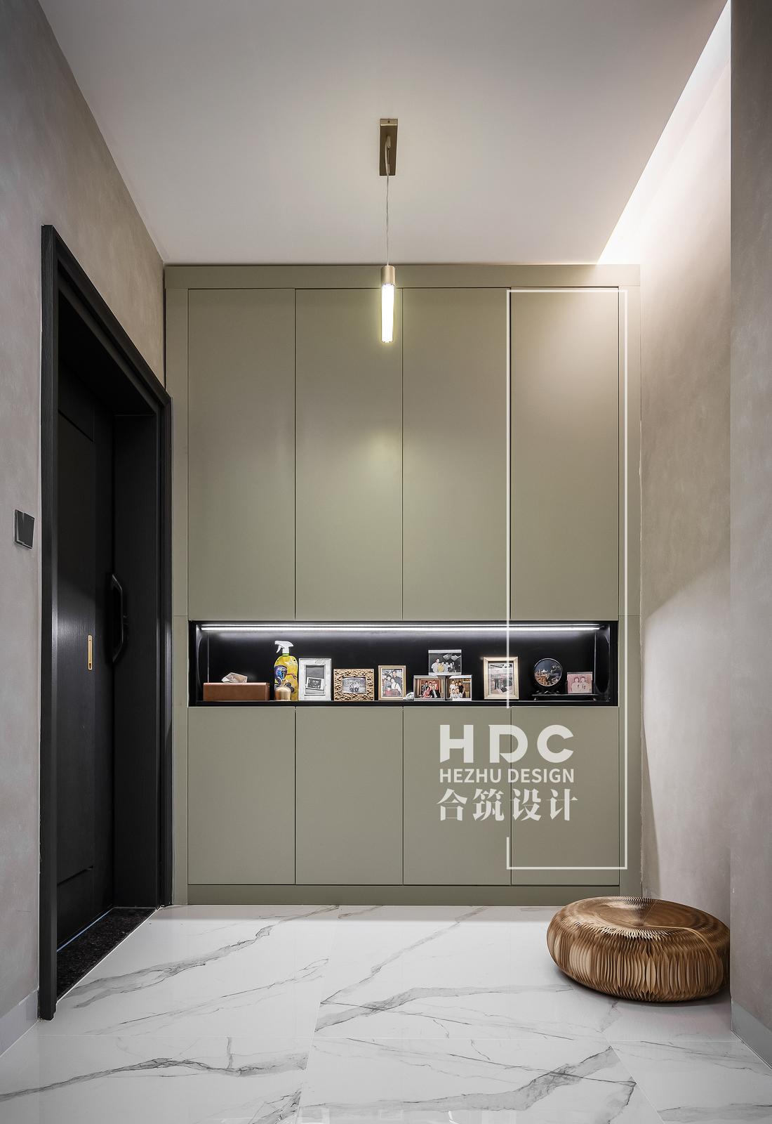 宁静沉稳的现代家居设计-0