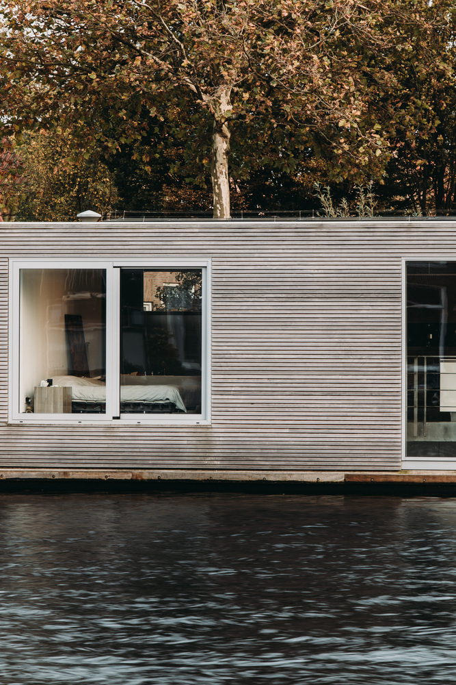 Energy Neutral Floating Villa ‘Haarlem Shuffle’ vanOmmeren-79