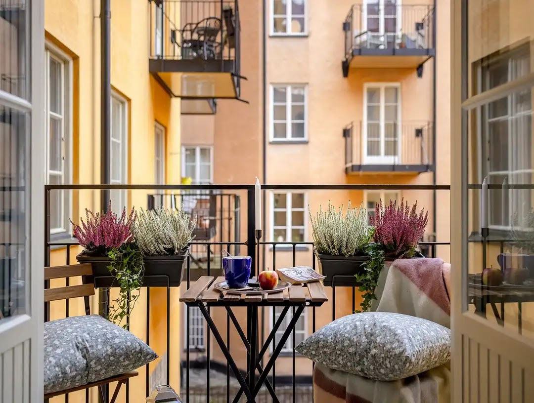 斯德哥尔摩小公寓的时尚灰色蓝色墙面设计-19