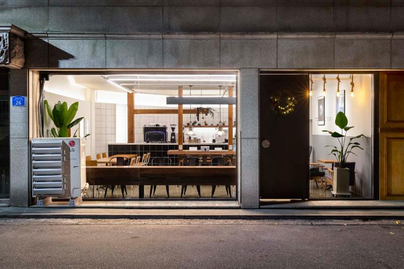 二十平米咖啡店的极简之美-2