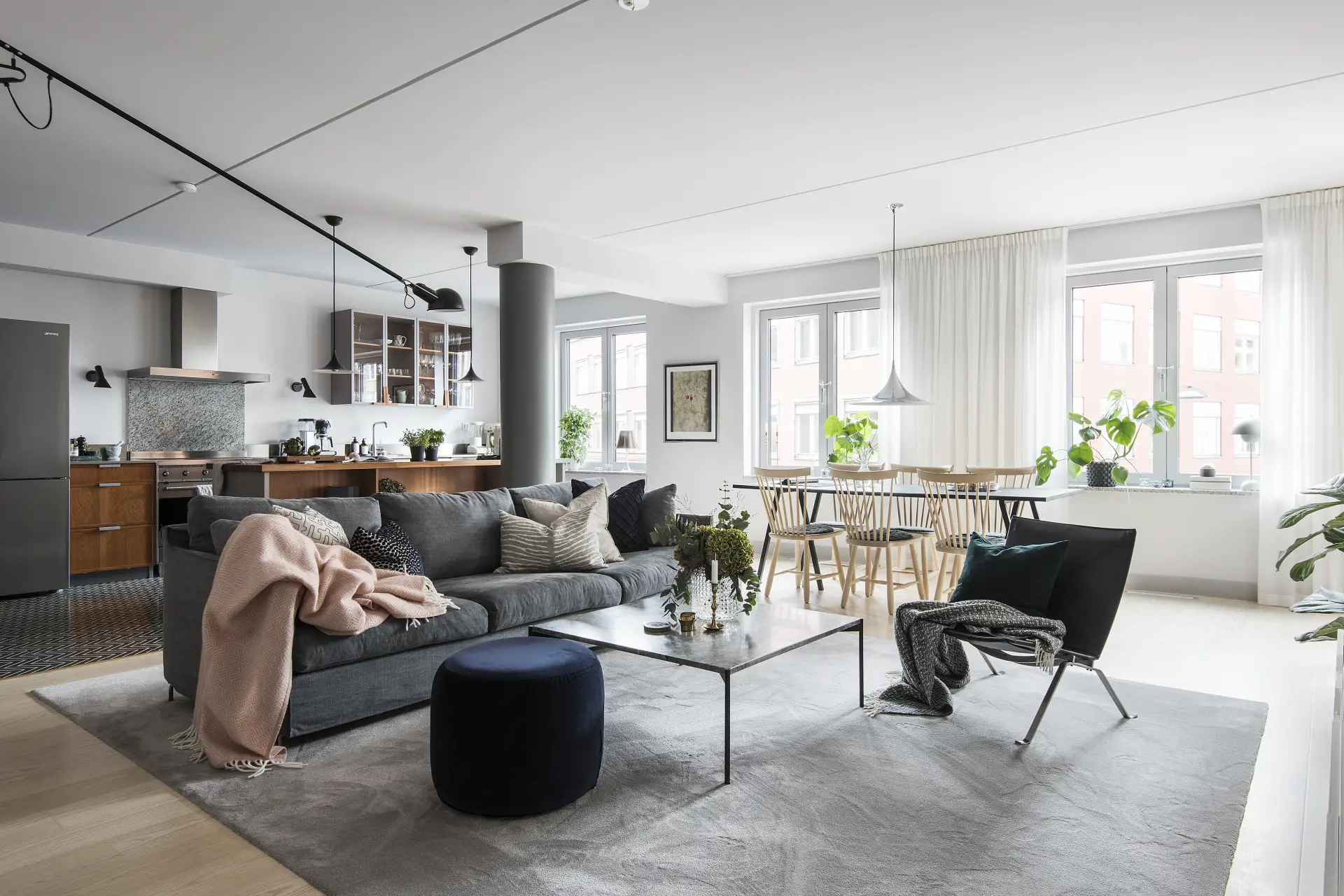 瑞典设计师打造纽约风格家庭公寓，水景阳台成亮点-1