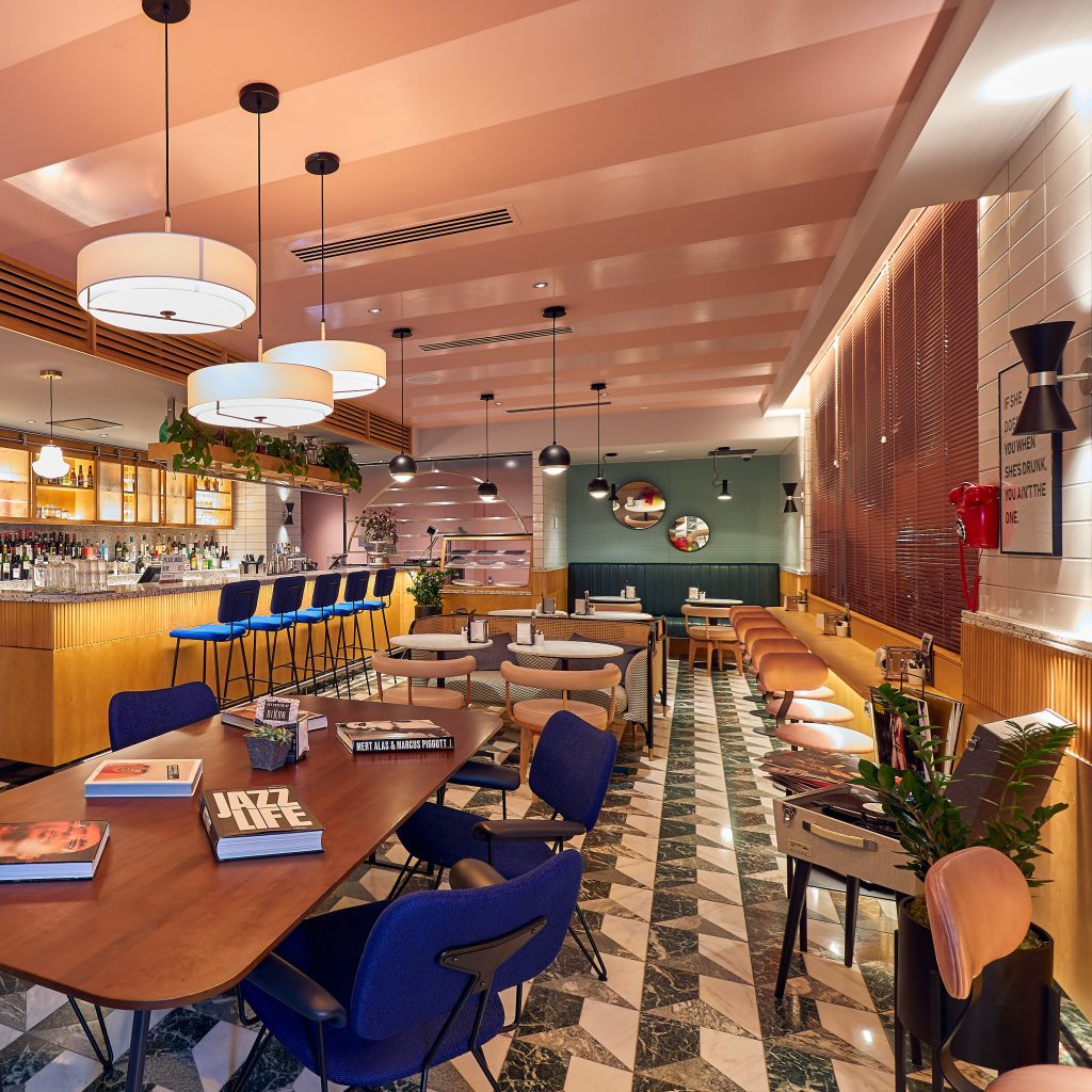 供应者；配置工具（在特定如云计算、自动化部署等语境中，常指用于配置基础设施、安装软件等的工具组件） 丨英国伦敦-7