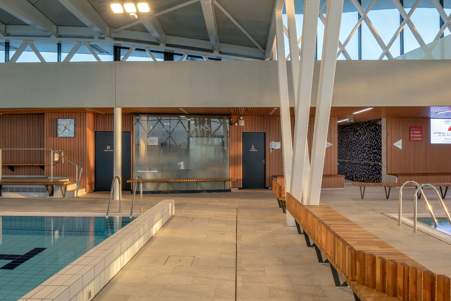 体育馆丨MultiplexeAquatique-158