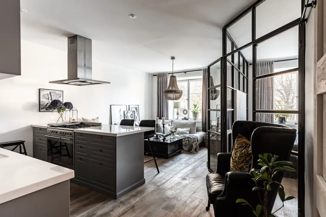 瑞典小公寓的灰调魅力-1