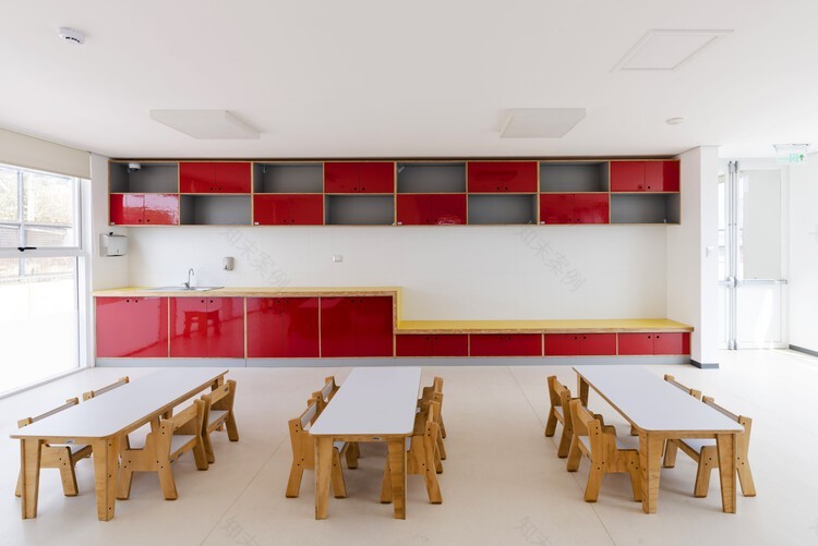 Jardín infantil y sala cuna Golondrina de Valparaíso / Pedro Lomboy Castillo | ArchDaily en Español-58