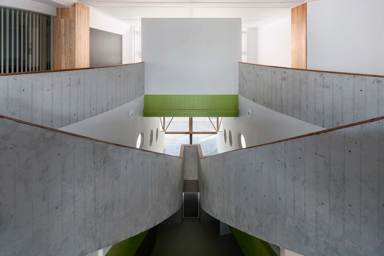 屋檐下的咖啡店丨中国上海丨置换建筑师-14