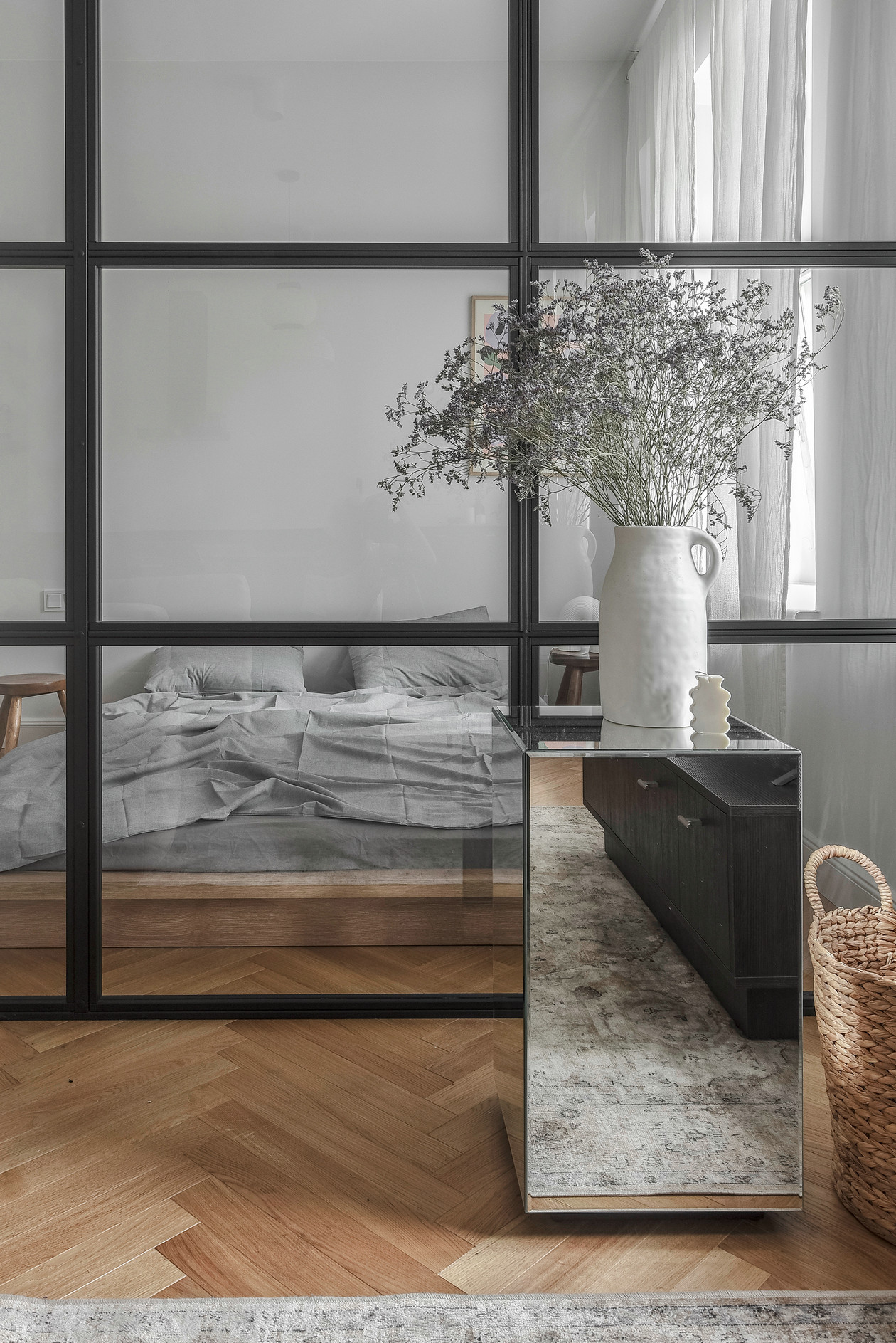 白色低调优雅公寓设计-3