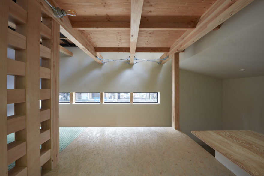 此处Naritahigashi S · sinato推测可能是人名,但sinato可能并非常见规范姓名拼写,且Naritahigashi较为少见,可能是特定外语转写或自创词,难以准确翻译,建议补充更多背景信息目前暂时无法提供准确翻译 丨日本京都丨構造寺戸巽海,照明FDS-41