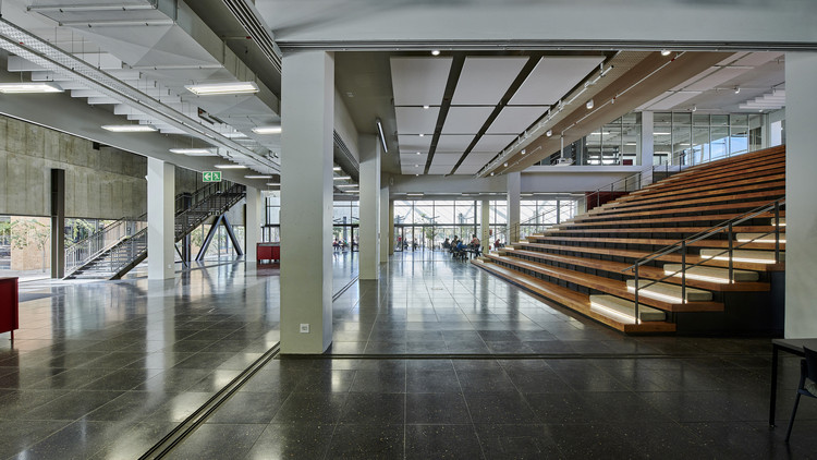 南非金伯利大学学生资源中心-21