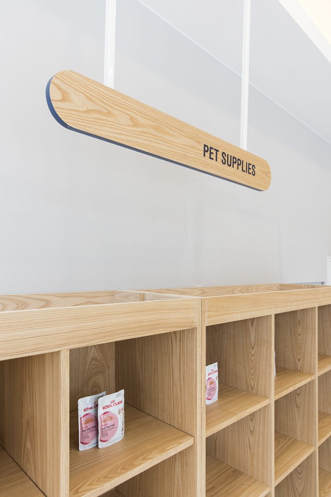 明亮温馨的 30 平米动物医院设计-12