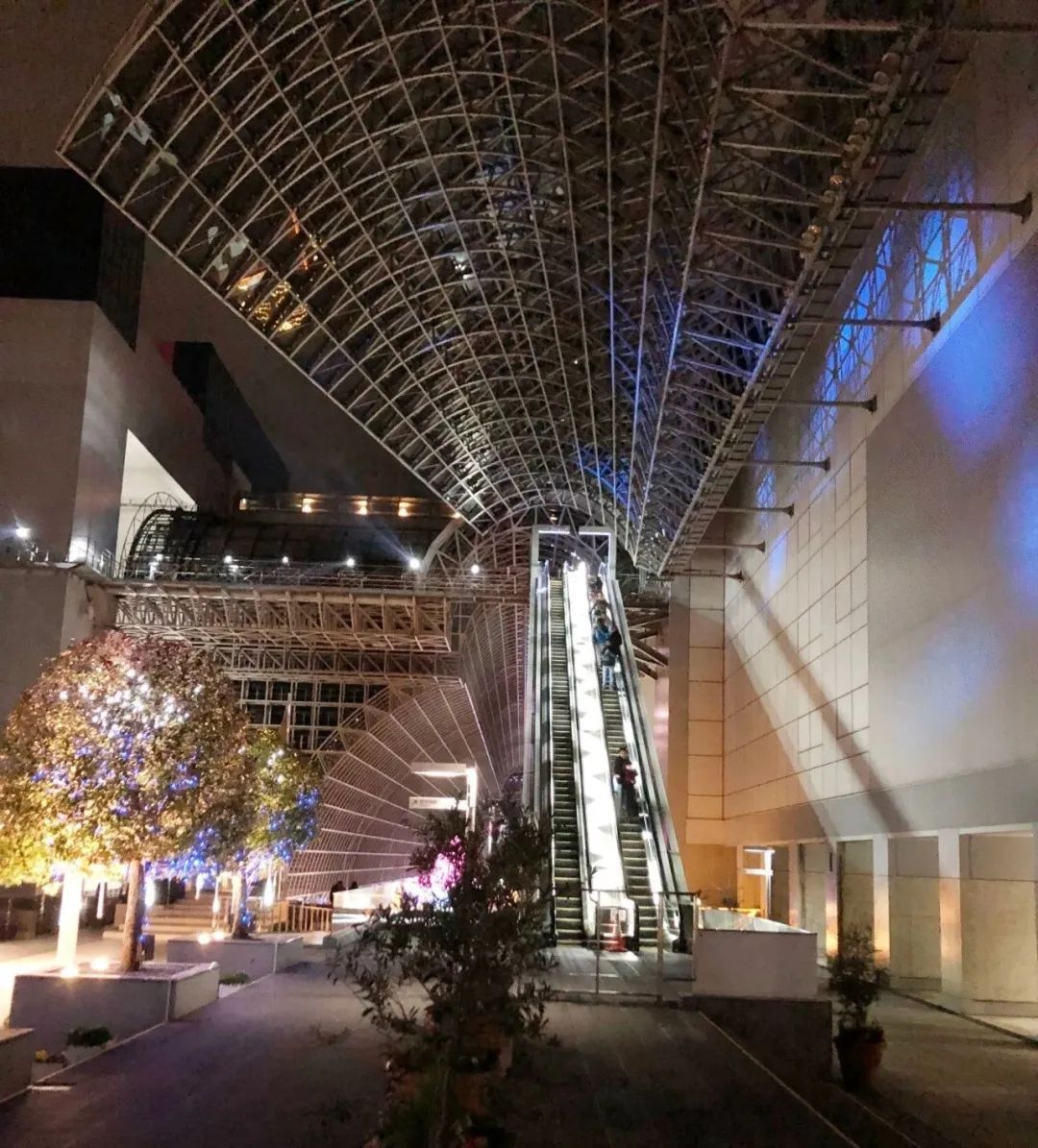 原广司的 JR 京都站——城市综合体与艺术的完美融合-36