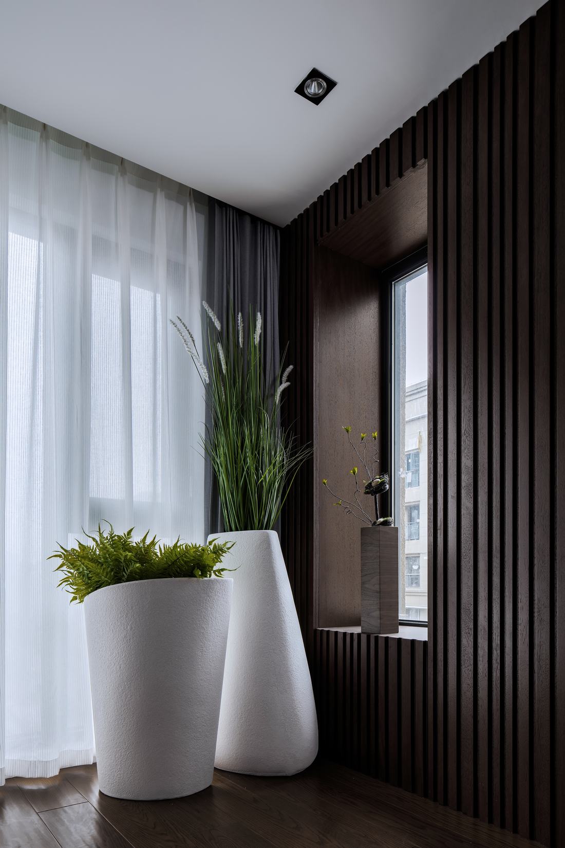 黑白灰的极简诗意：最in新中产的装修新风尚‖尚层装饰-23