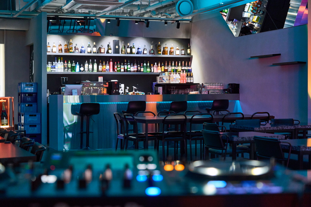 照明打造温馨舒适公寓-17