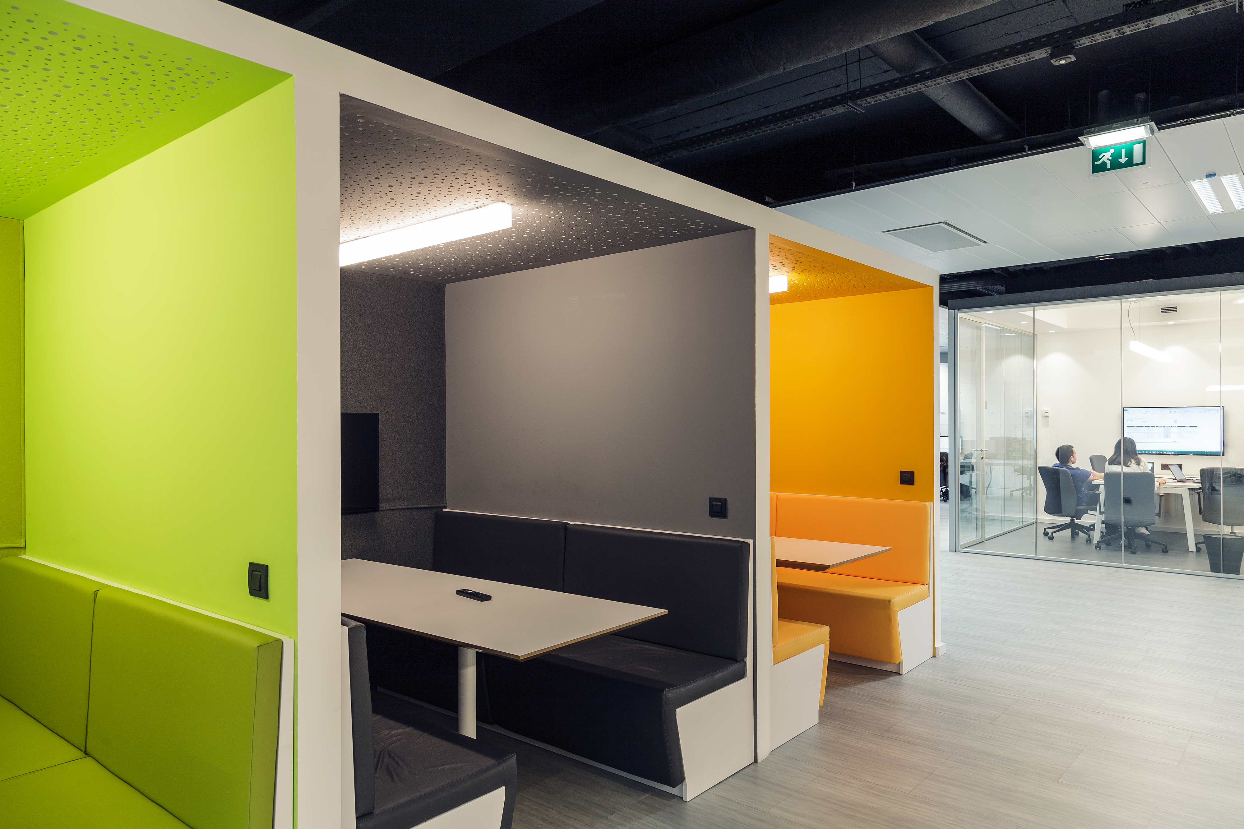 创新科技风，打造高效灵活的办公环境-17