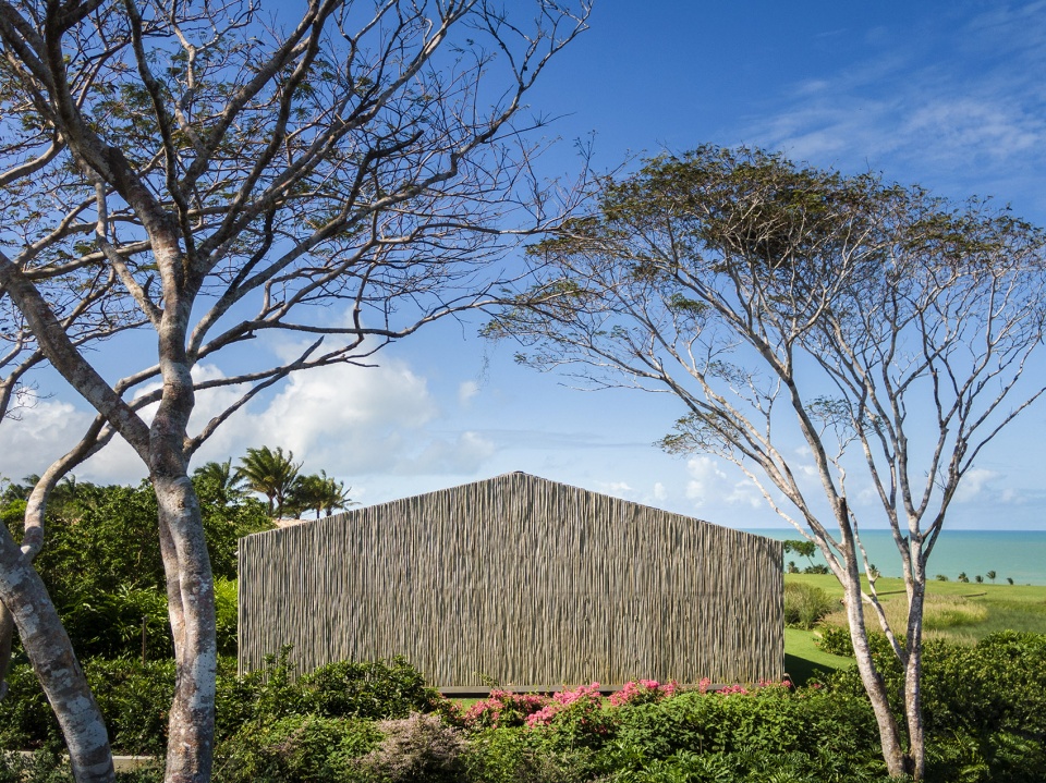 巴西 Trancoso 住宅,金属结构与有机材质的完美融合-14