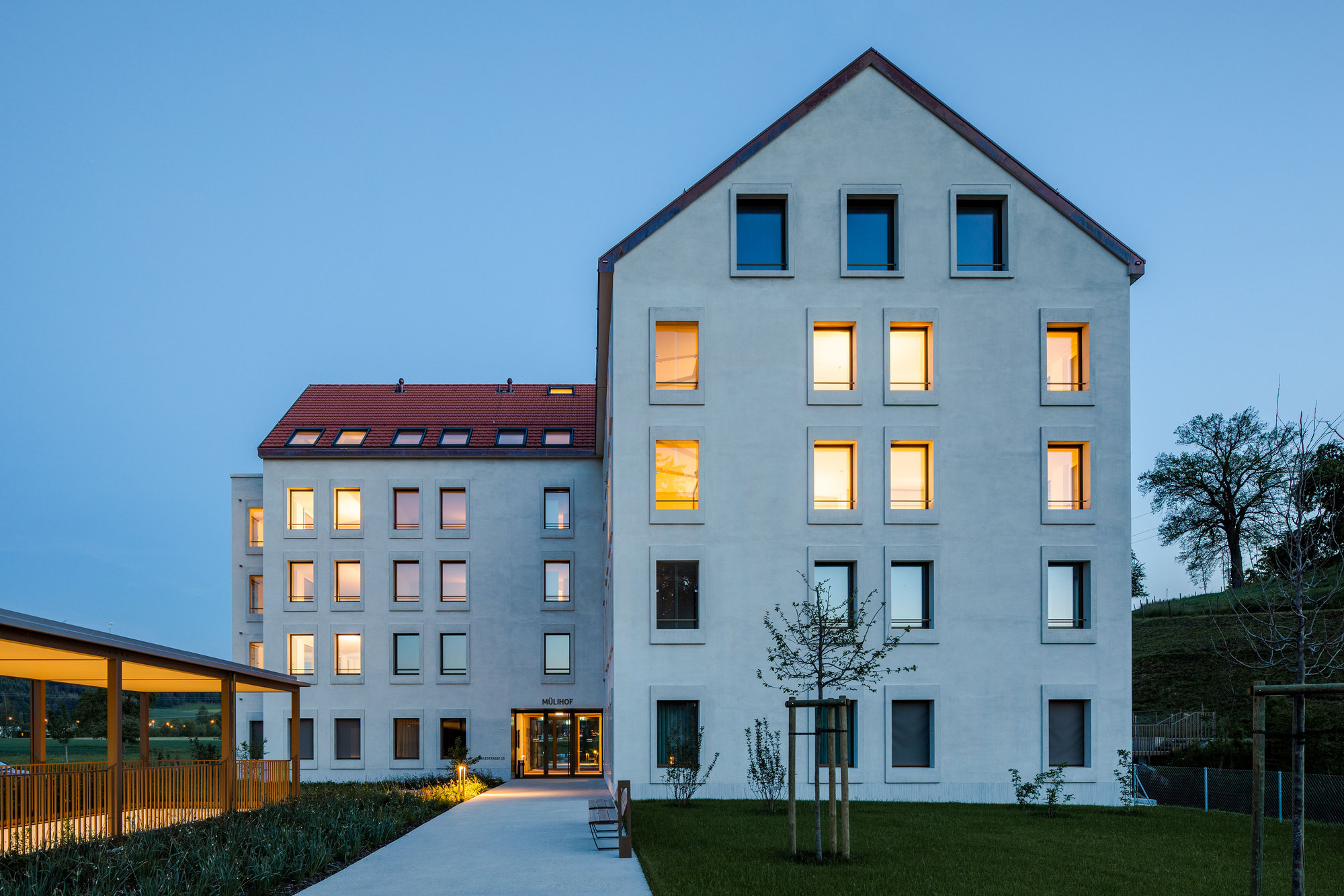 Mülihof Hotel and Residential Building / Bob Gysin Partner BGP-31