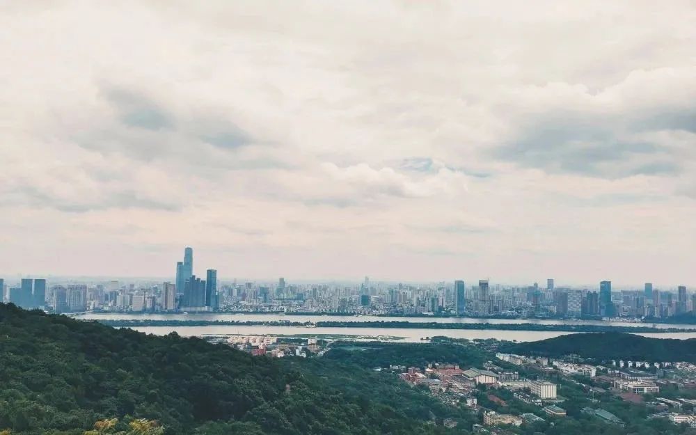 山水洲城间的静谧空间——长沙「麓•印长江」会所设计-11