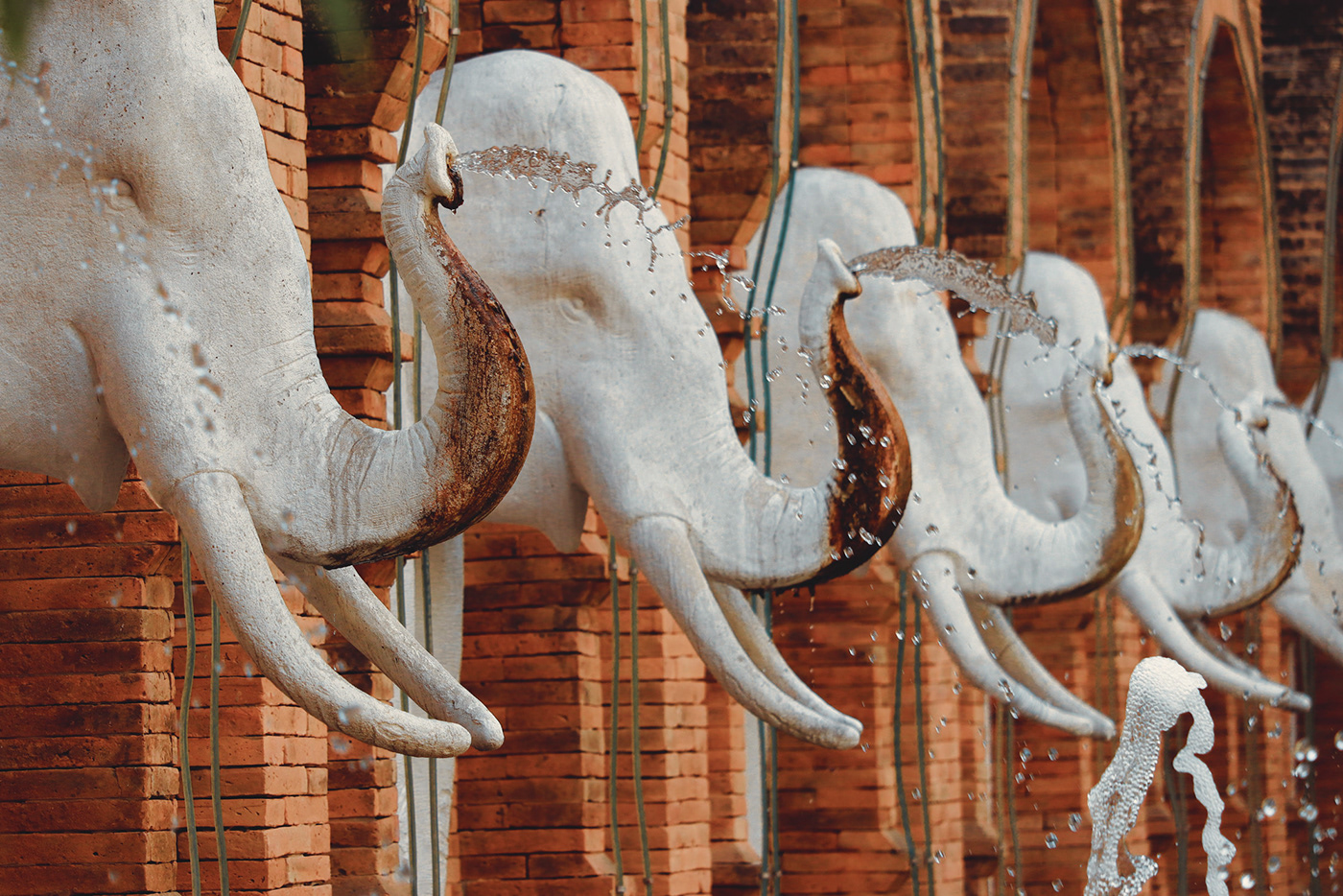 泰国清迈寺庙艺术空间-11