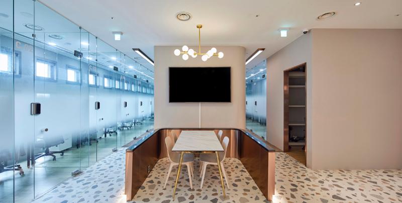 照明点缀的现代共享办公空间-22