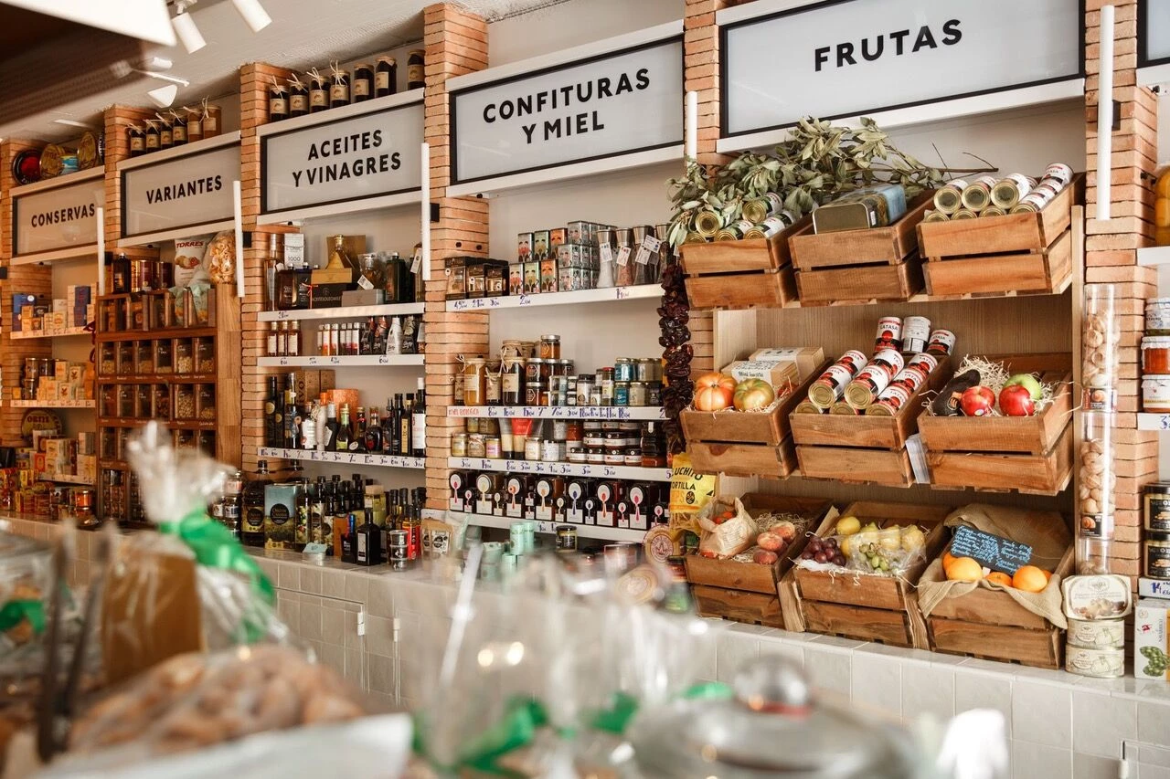 Ultramarinos Octavio 食品杂货店设计丨西班牙马德里丨Sierra de la Higuera Studio-19