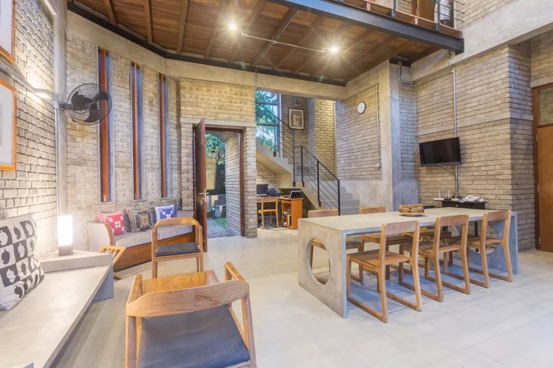 水泥“宝塔”住宅,简约中性之美-51