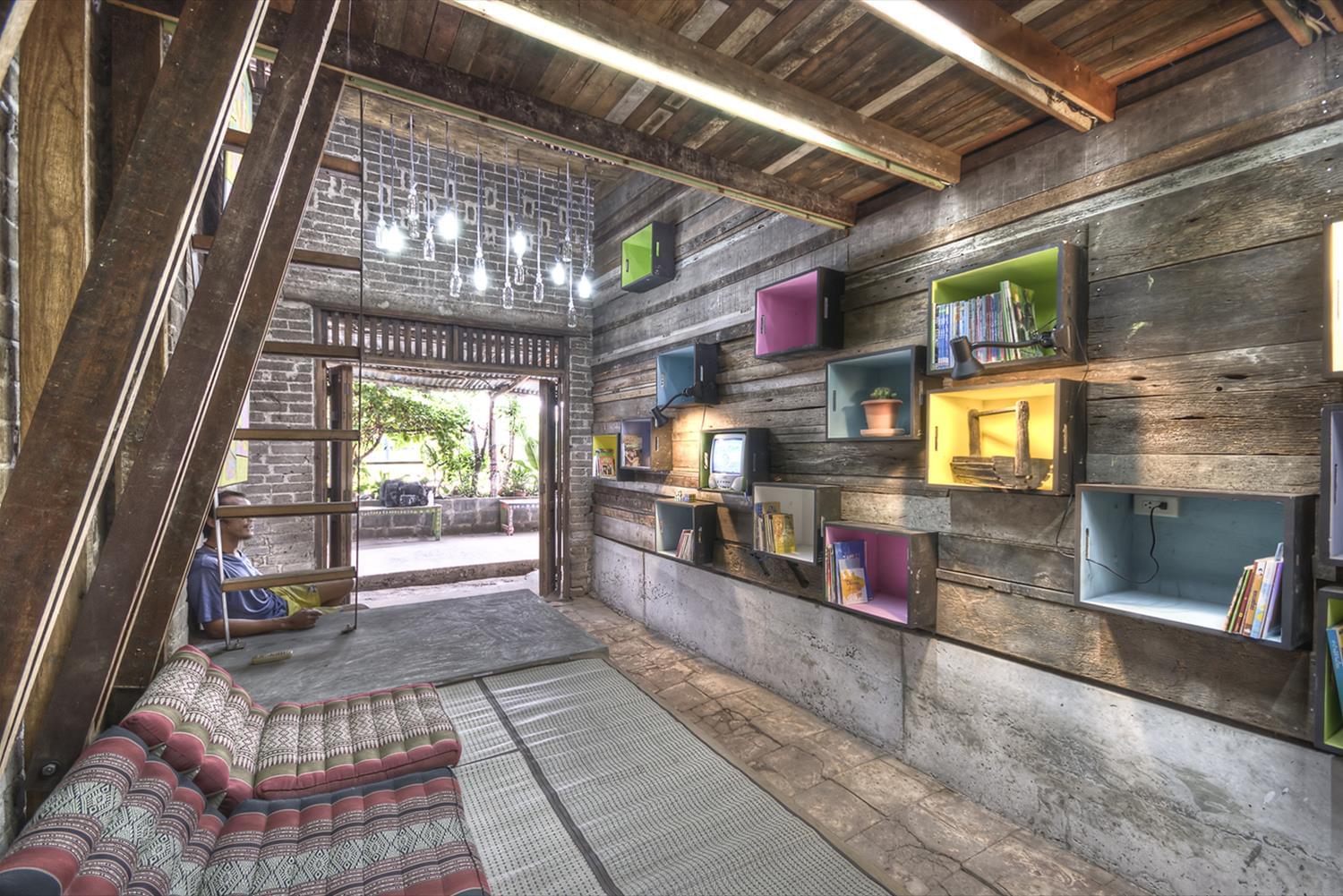 经济实惠的老市场图书馆设计-1