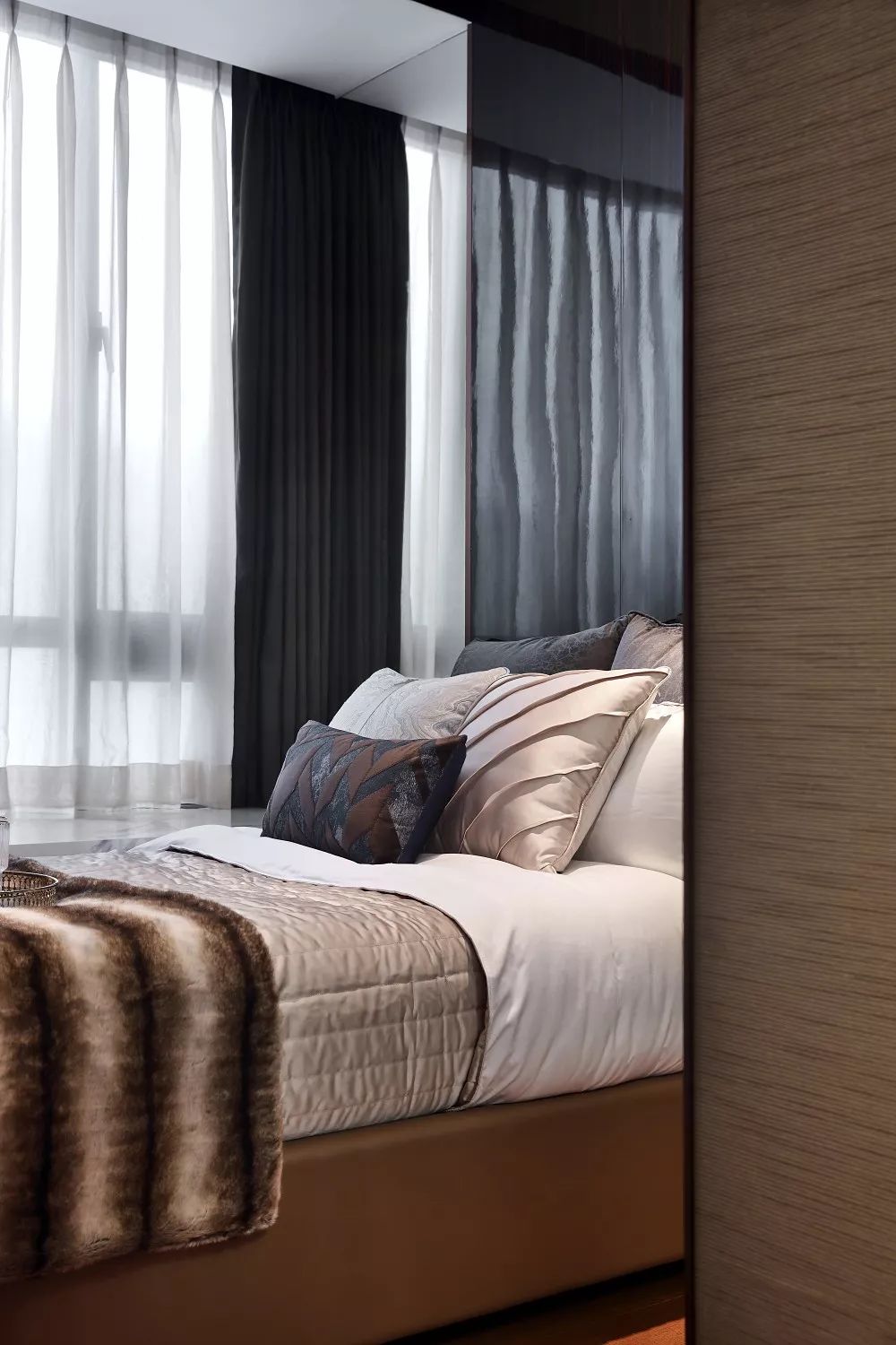 低调奢华现代风,演绎商业空间气质-18