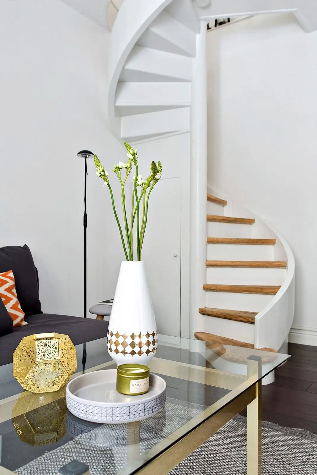 蜗牛式楼梯设计的 69 平米复式公寓-7