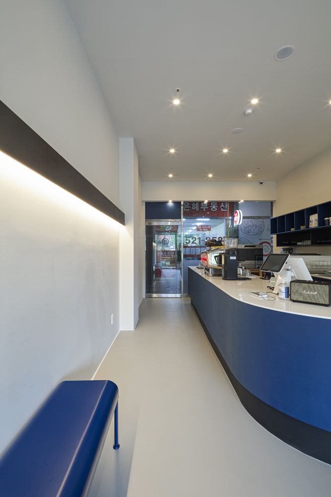 13 坪蓝色魅力咖啡厅，室内设计诠释简约时尚-8